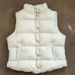Ivory puffy vest with lace detail